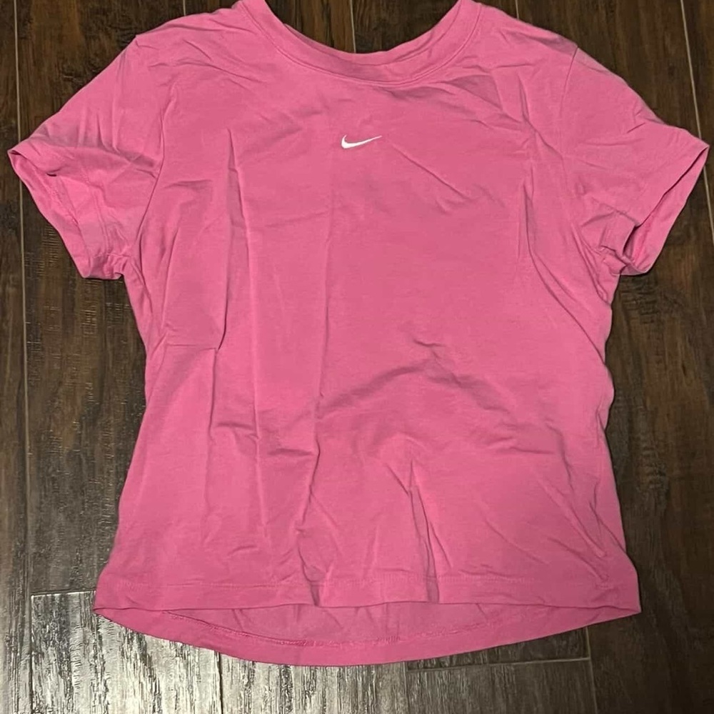 Nike Women's Vibrant Pink Short Sleeve Tee